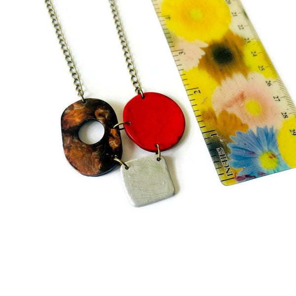 Casual Geometric Pendant in Brown Red Silver