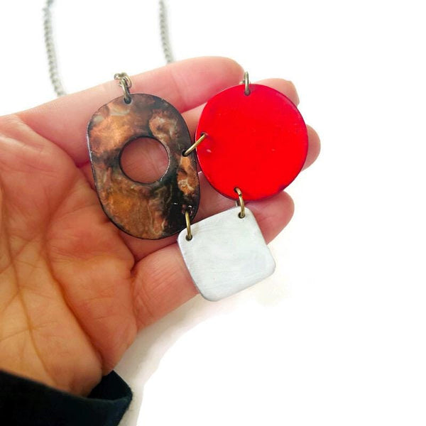 Casual Geometric Pendant in Brown Red Silver