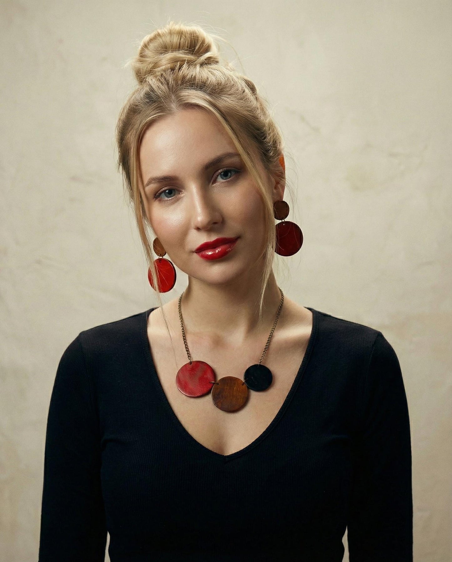 Modern Jewelry Set with Circle Necklace & Dangle Earrings
