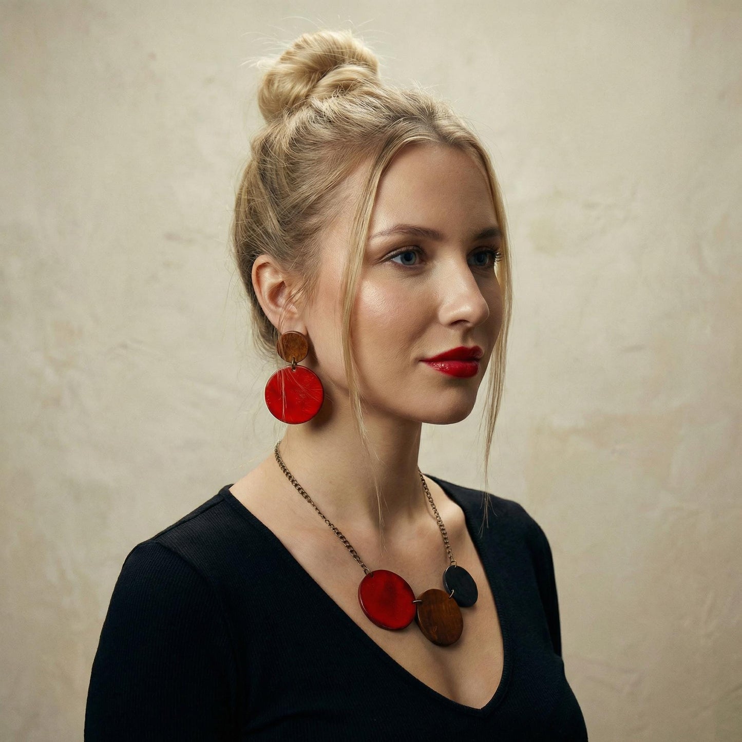 Modern Jewelry Set with Circle Necklace & Dangle Earrings