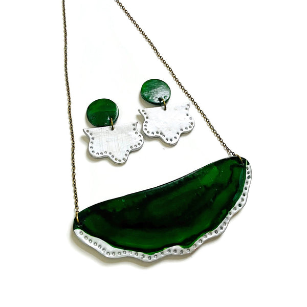 Emerald Green Necklace with Silver Trim